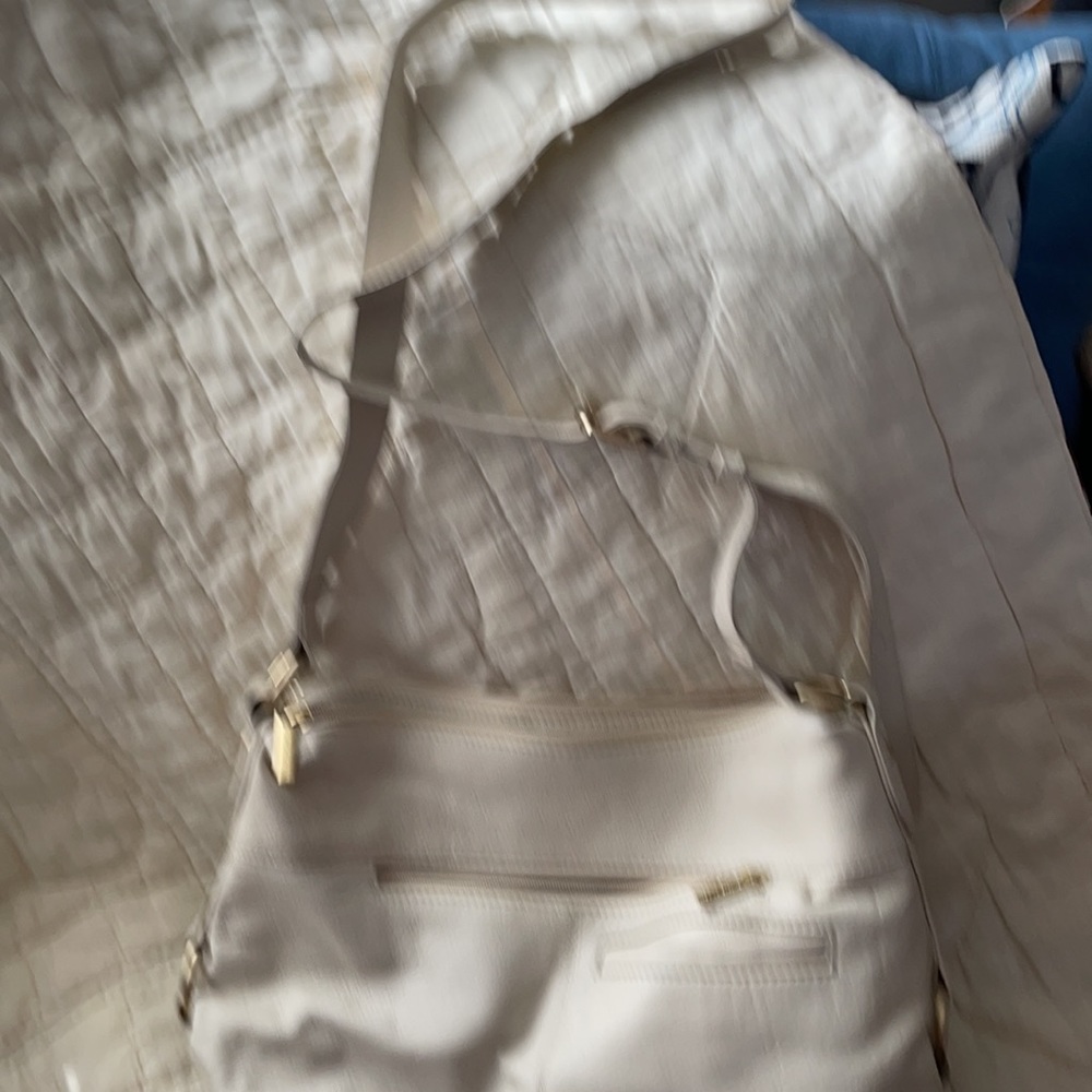 Adjustable shoulder bag. - Picture 3 of 3